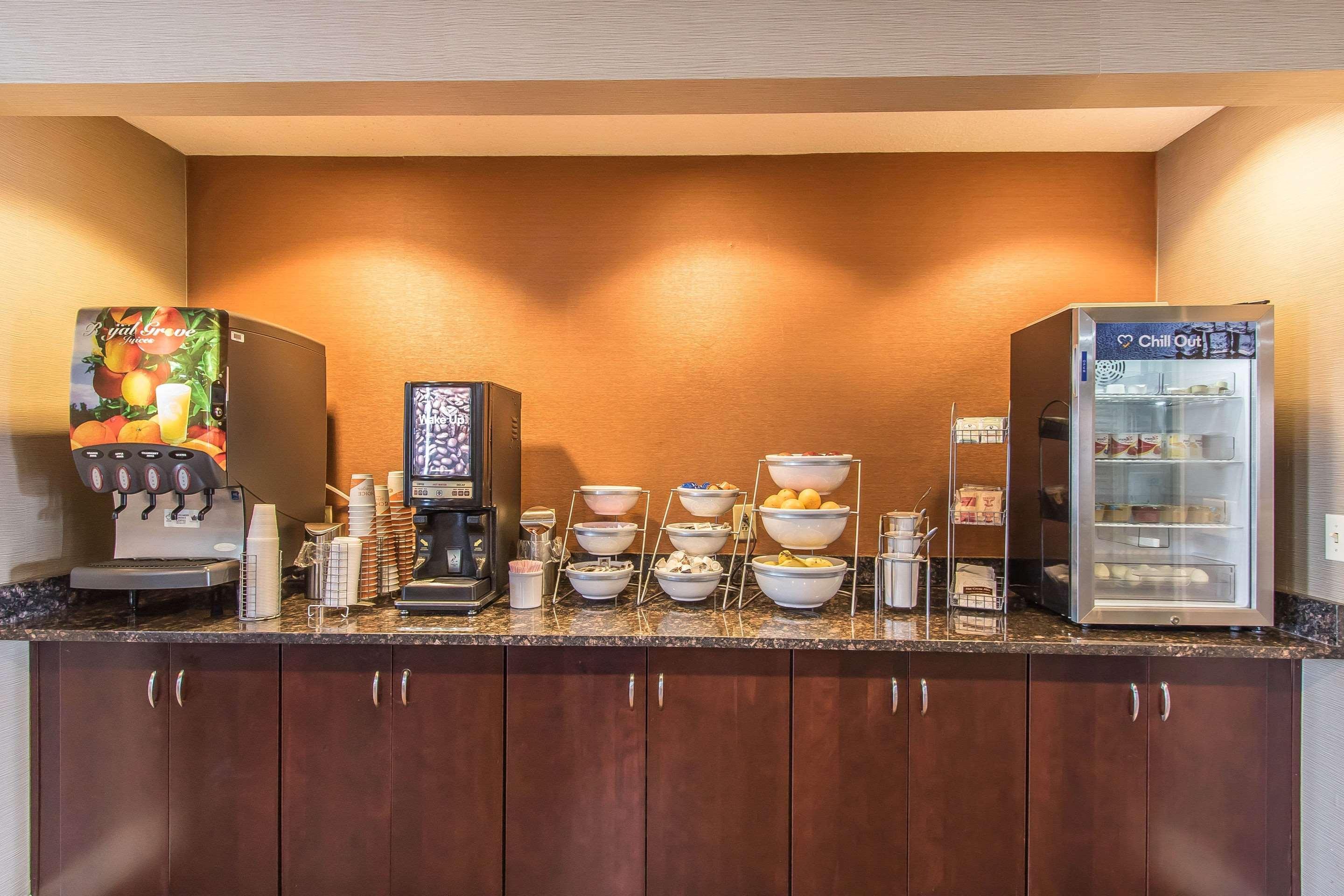 Comfort Suites Ричмонд Экстерьер фото